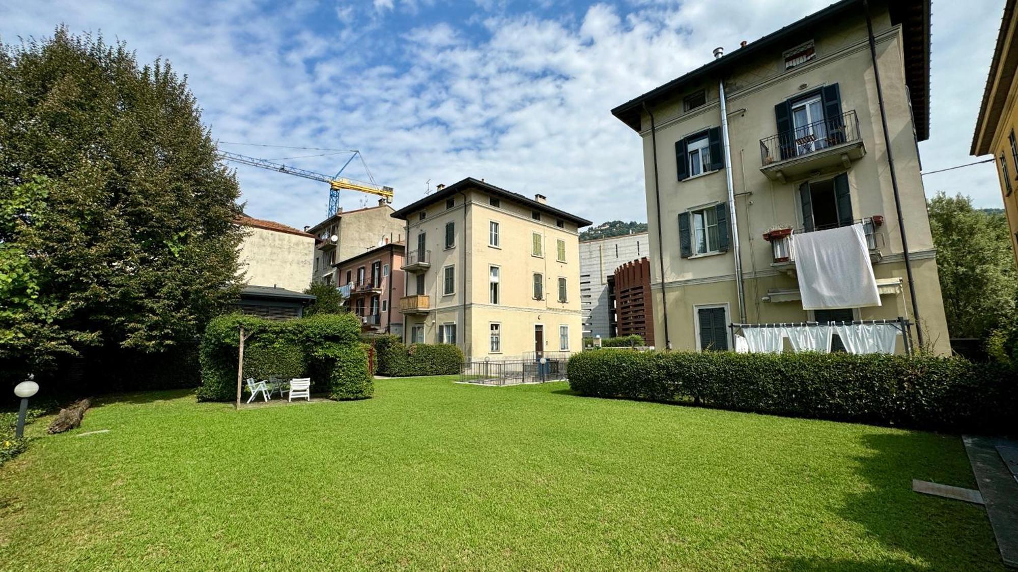 Axelparkcomo Exterior photo